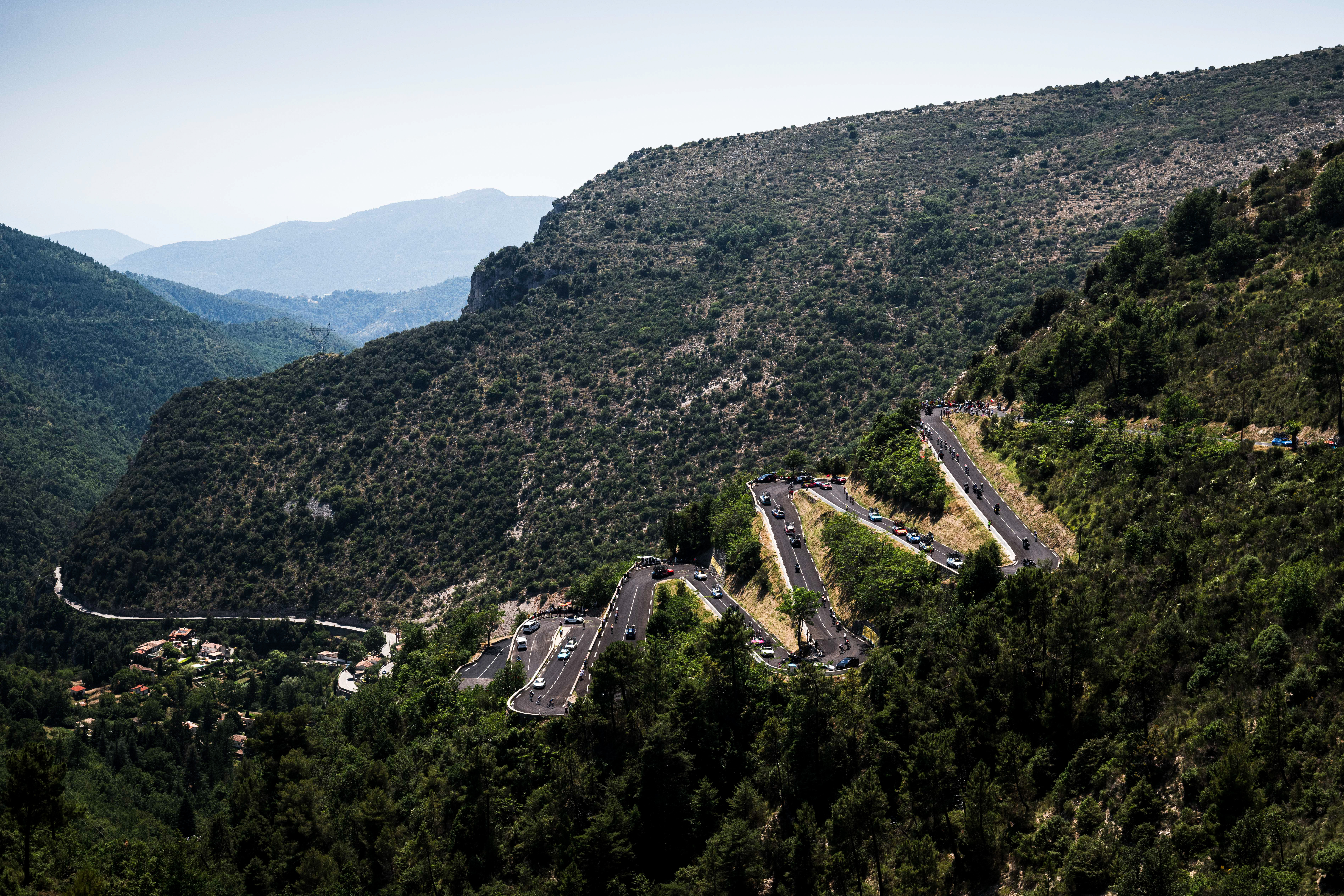 courses cyclistes world tour équipements